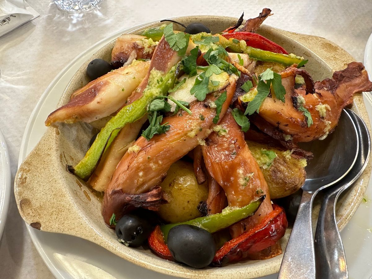 4/30
アヴェイロとコスタ・ノヴァグルメ
タコのアヒージョ、バカリャウの...