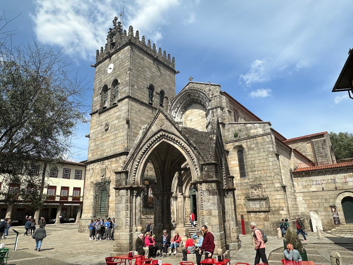 4/29
ブラガとギマランイス世界遺産巡り
ボン・ジェズス、オリベイラ教会...