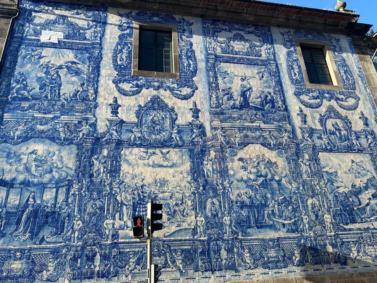 4/29
夕方から夜はポルト観光
アマルス聖堂のアズレージョ、夜のドン・ル...