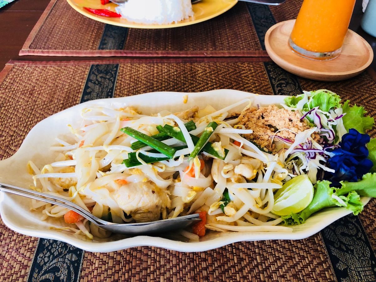 バンコクから電車でアユタヤへ。自転車を借りて観光🚲