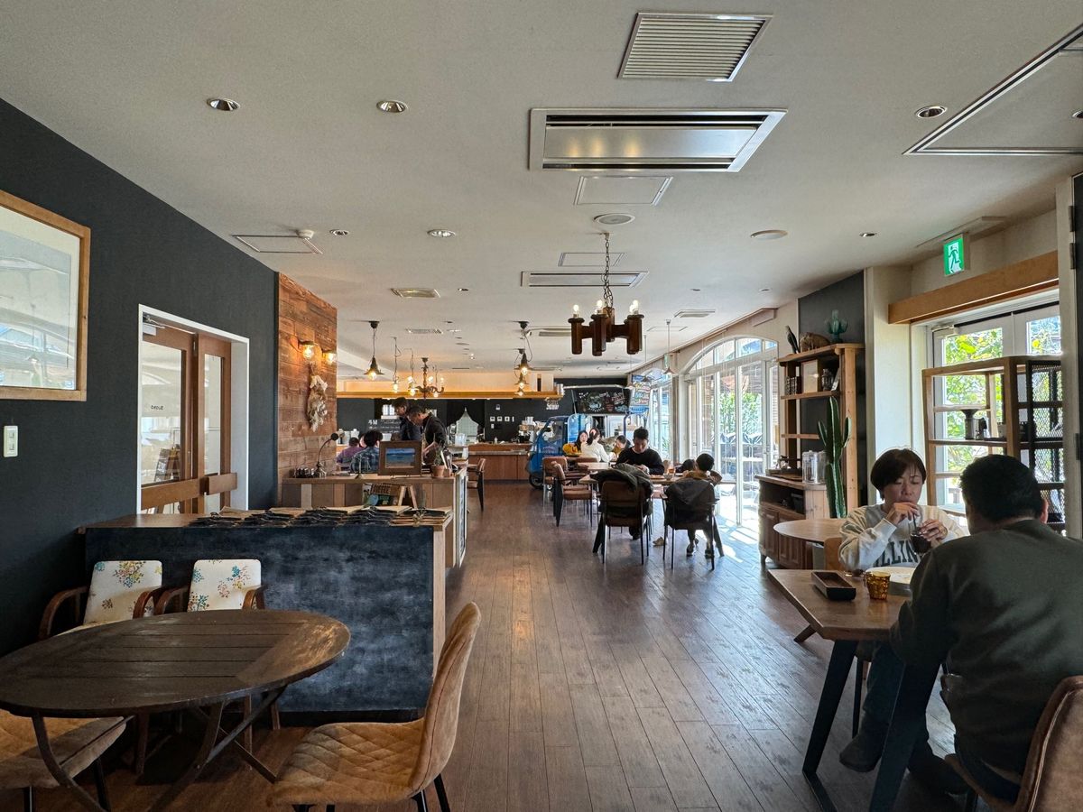 ファミリーオ館山のBUONO （ボーノ）へ

洲崎灯台のほうから半島をぐる...