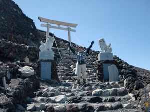 初めての富士登山。天気が良く最高でした。下りてからの頭痛はつらかったけど…。