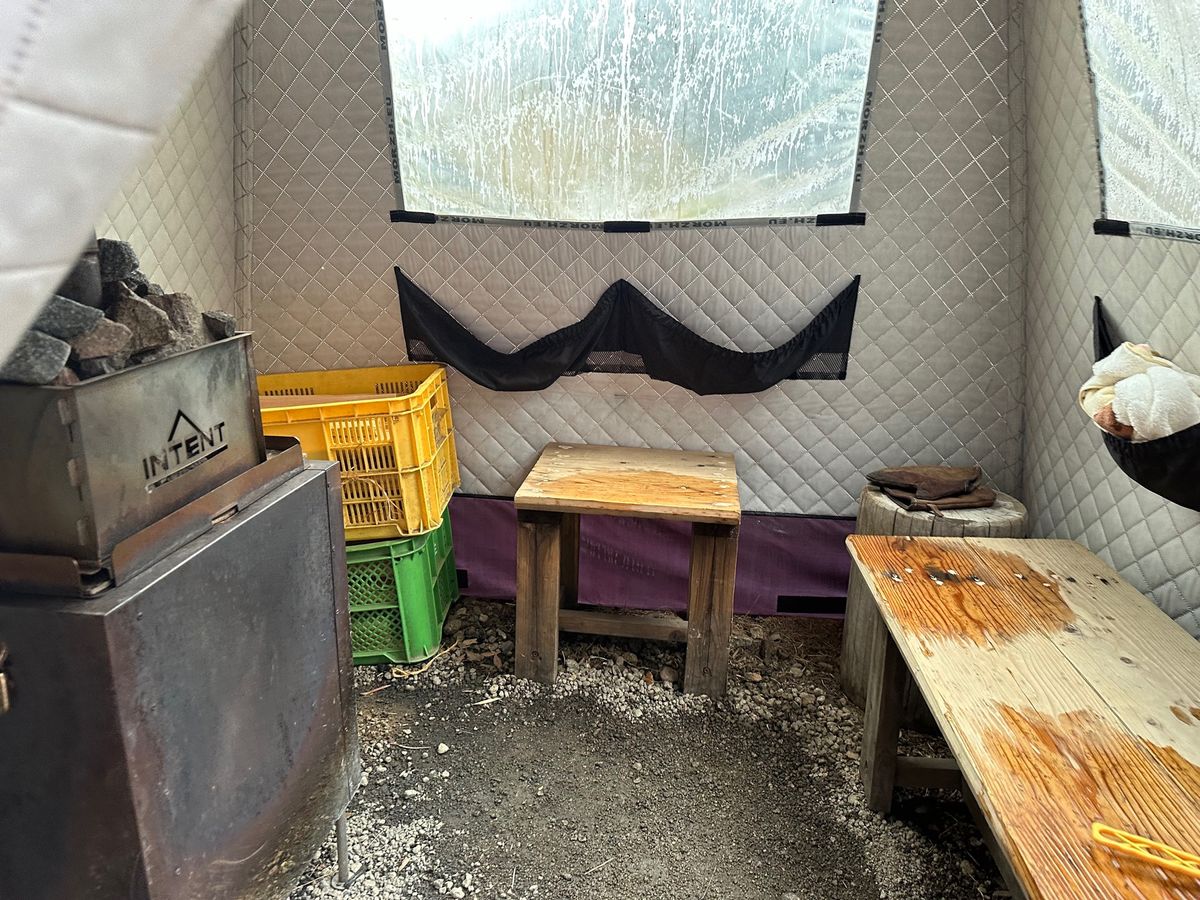 三重と和歌山の県境
紀宝町の「飛雪の滝」
テントサウナの水風呂は天然の滝でした