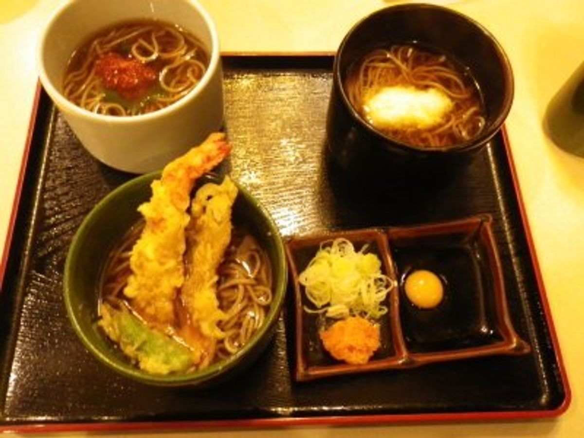 県営名古屋空港からオレンジのFDAで花巻空港へ。未来都市銀河地球鉄道壁画が...