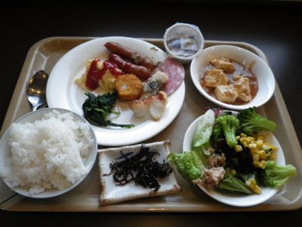 日本・岩手県「岩手　夫婦二泊三日旅ＲＵＮ　花巻」の写真：しっかりと朝食。会場まで歩く。
１時間３...