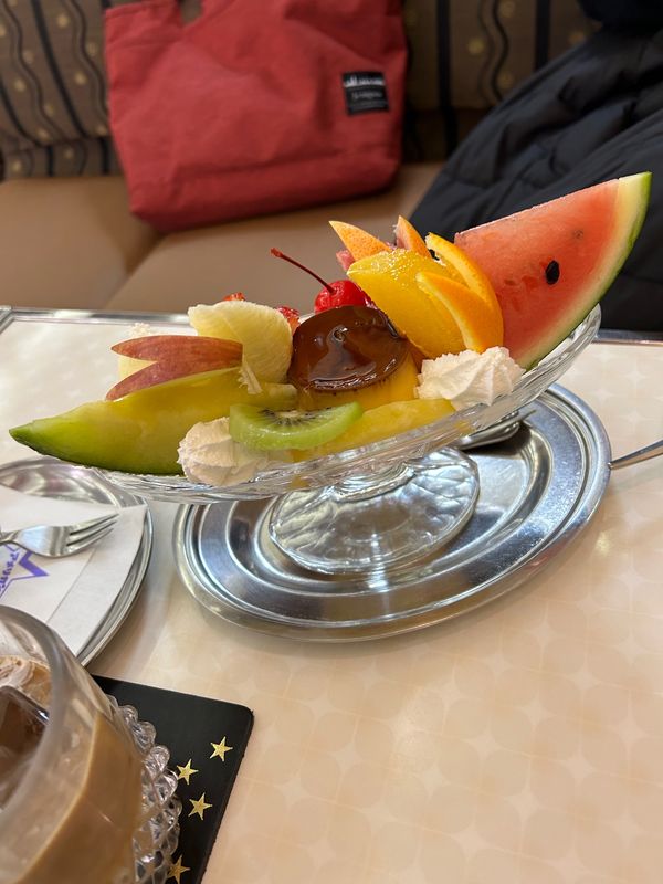 日本・大阪府「大阪の旅」の写真：喫茶店、プリンアラモード