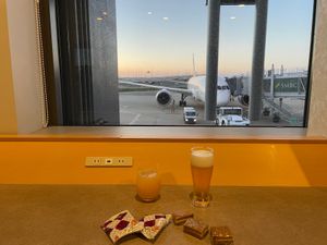 ANAラウンジに立ち寄り
ものすごく荒れている。