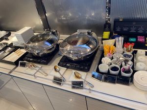 ANAラウンジに立ち寄り
ものすごく荒れている。