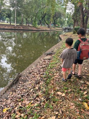 ルンピニー公園オオトカゲ〜ウィークエンドマーケット