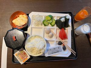 実は夜の会席料理より朝ヴァフェの方を楽しみにしている私がいる。
池田はチキ...