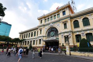 ホーチミンの郵便局 教会 シアター
