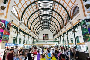 ホーチミンの郵便局 教会 シアター