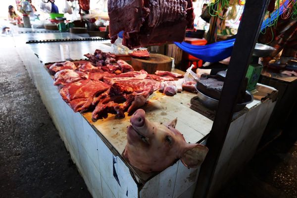 ベトナム・HoChiMinhCity「ベトナム、カンボジア弾丸旅」の写真：シェムリアップ中心の市場にて