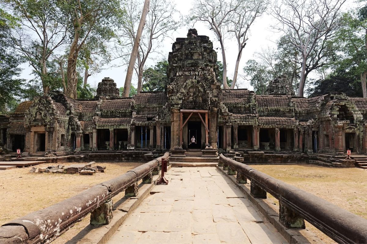 遺跡巡り疲れました。
朝から昼過ぎまで遺跡見て 熱中症気味で、そのあとは部...