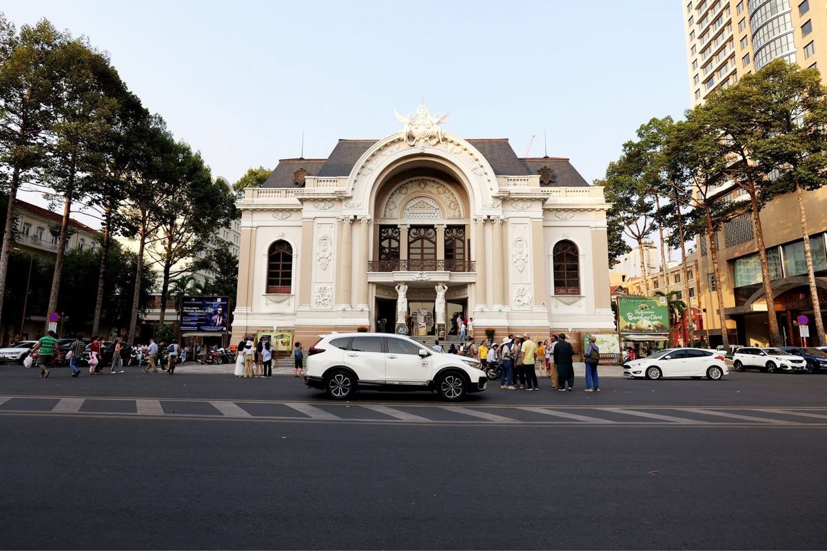 ホーチミンの郵便局 教会 シアター