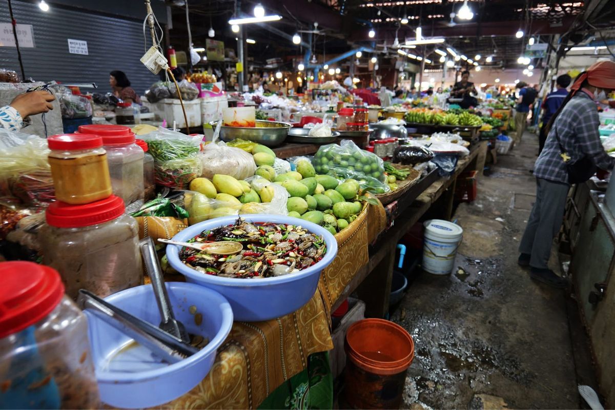 シェムリアップ中心の市場にて