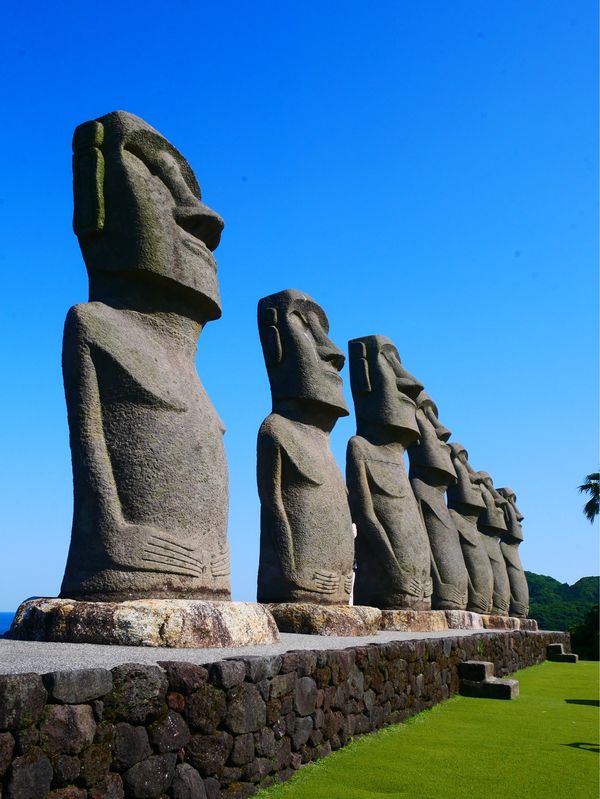 日本・霧島神宮「南九州 家族旅行」の写真：サンメッセ日南のモアイ像🗿