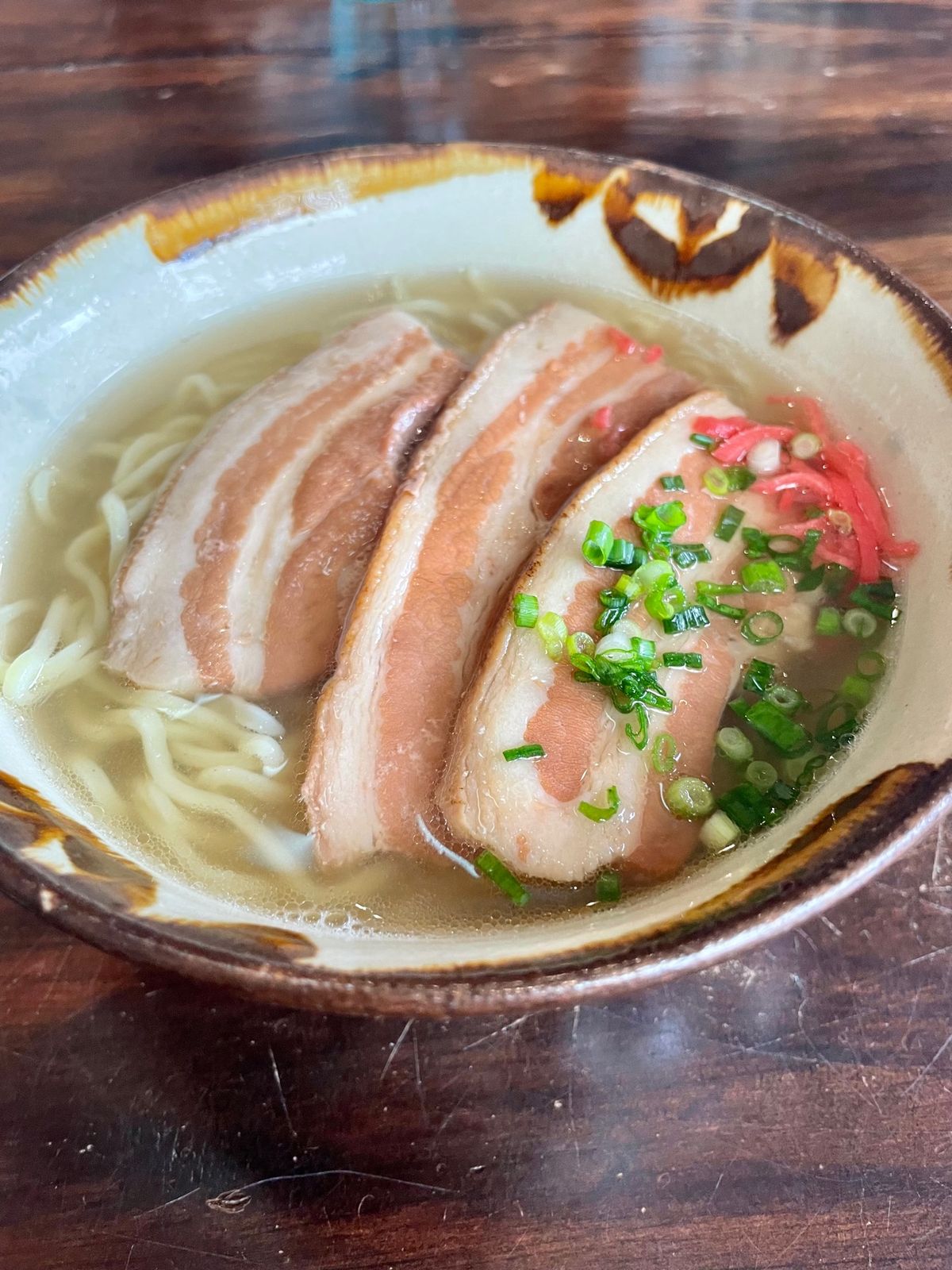 08:05羽田空港発の予定が、
雪のため10分遅れ。
のはずがさらに遅れて...