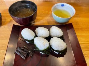 名古屋飯のように思われている天むすですが、津市にある「千寿」が発祥のお店。...