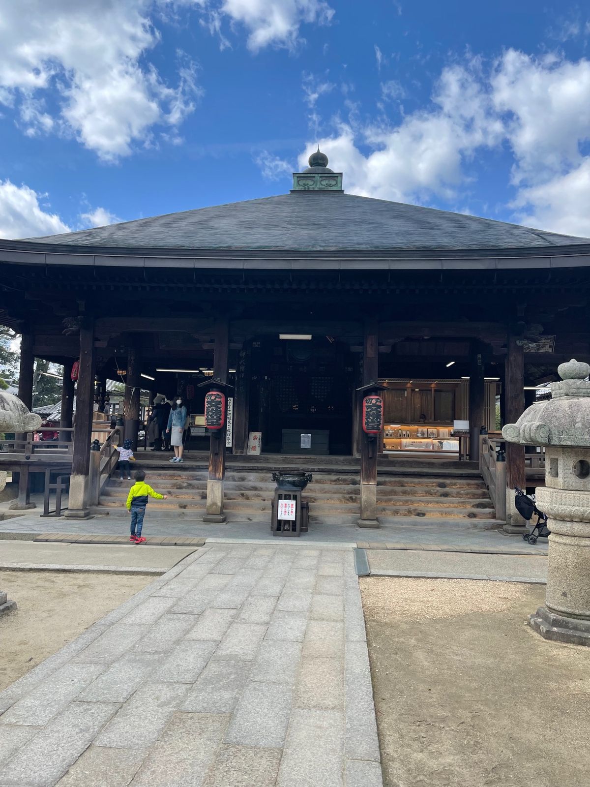 3人よれば文殊の知恵
文殊堂