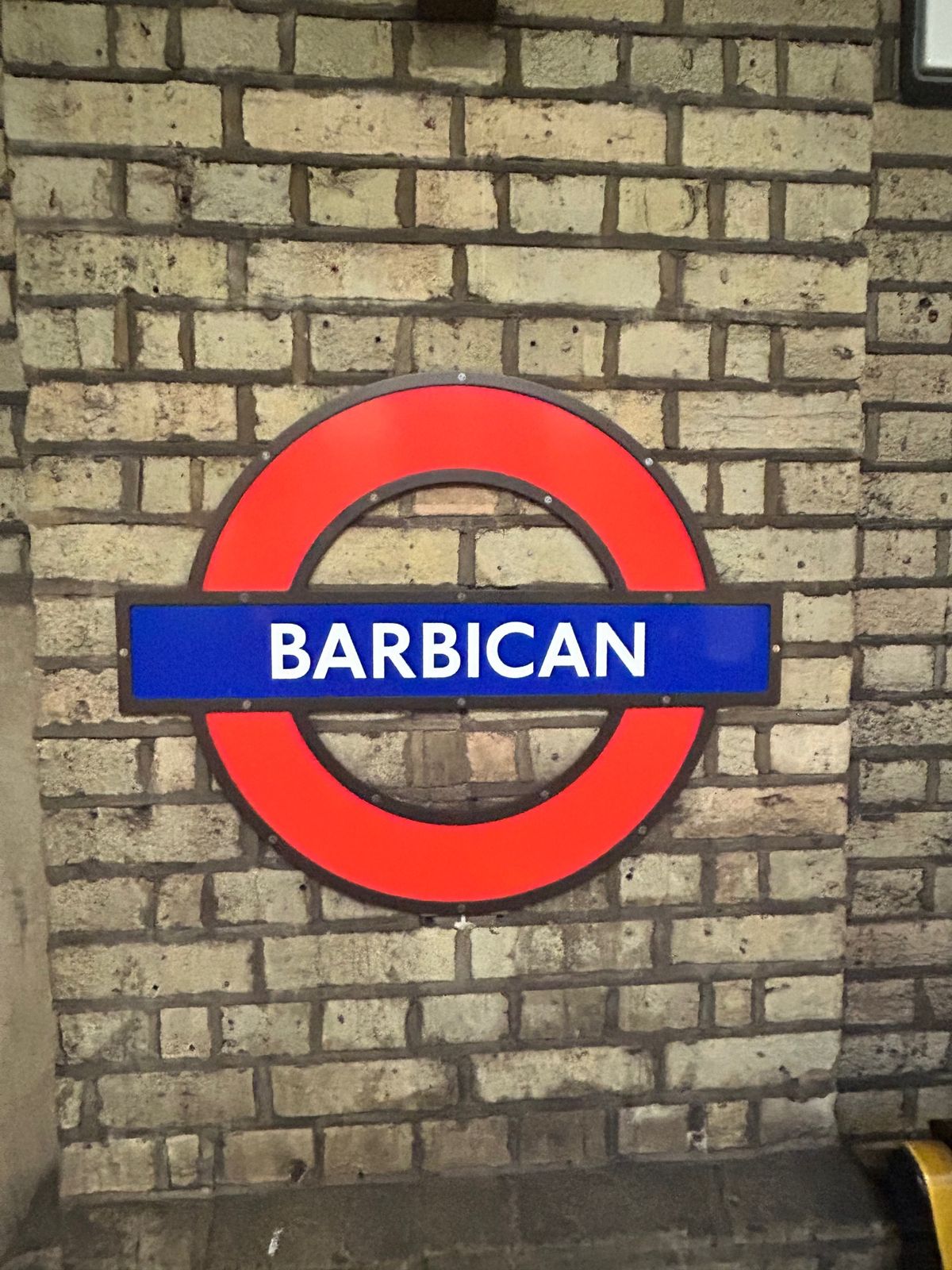 バンクシーを見にバービカンへ行ってみた。