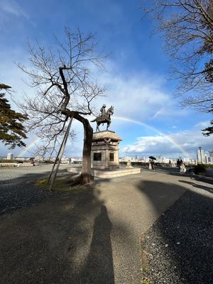 復興した気仙沼
震災遺構 南三陸町の旧防災庁舎
伊達政宗公と虹
日本三景松島