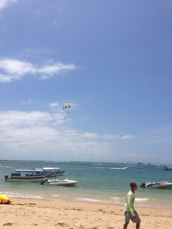 インドネシア・バリ「記念旅行」の写真：亀の島ツアーから戻って
ヌサドゥアでマリ...