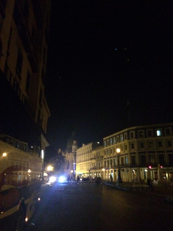 メキシコ・メキシコ空港「初キューバ」の写真：夜の街散策
何キロも続くMalecón ...