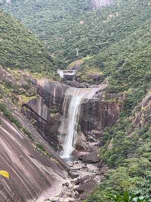 千尋の滝までハイキング
トローキの滝
湯泊温泉で移住者の「ムトゥさん」との出会い