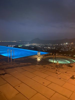 朝、昼、夜。
湯の立ち登る別府を一望できる最高の立地
久しぶりのラグジュア...