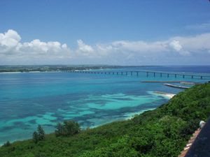 この時代はまだ観光客も多くなく、のんびりし島の滞在を楽しみました。