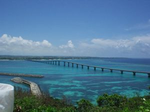 この時代はまだ観光客も多くなく、のんびりし島の滞在を楽しみました。