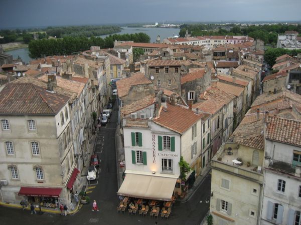 モロッコ・カサブランカ「フランス〜モロッコの旅」の写真：アルルでは円形闘技場や街中散策。ゴッホ縁...