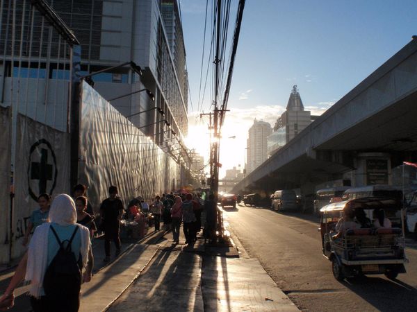 タイ・バンコク「タイ買付の旅」の写真：バンコク最大の卸売市場プラトゥーナムを拠...