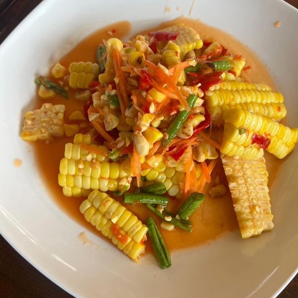 タイ「チェンマイ」の写真：過去No. 1のソムタムは生のとうもろこ...