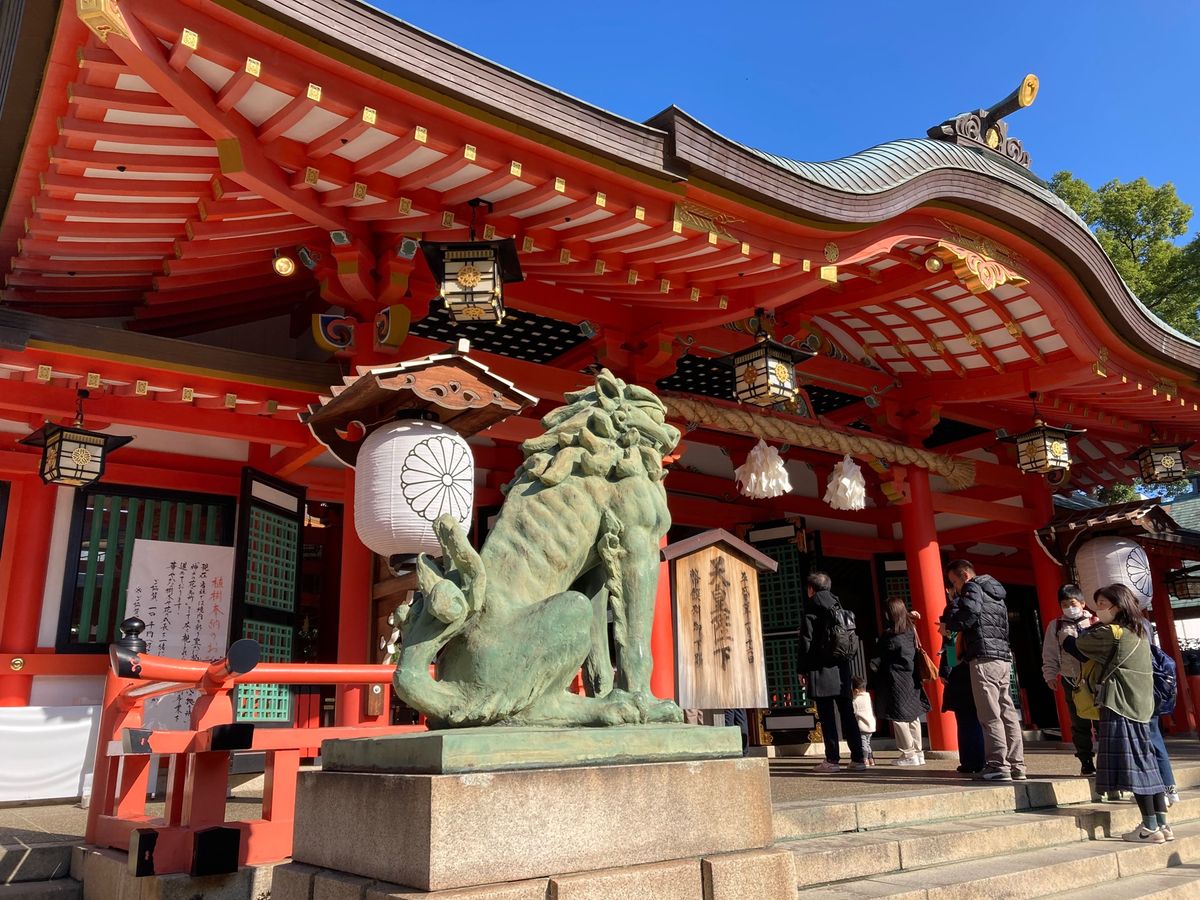 神戸赤ふじのハンバーグは目の前で焼いてくれます✨
生田神社の獅子が筋肉質でした笑