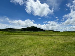 熊本県阿蘇市
●米塚
●草千里ヶ浜
●阿蘇山中岳の火口
●緊急シェルター
...