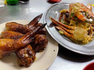 夜はJalan Alor Food Streetで屋台ご飯。黄亞華小食店で...