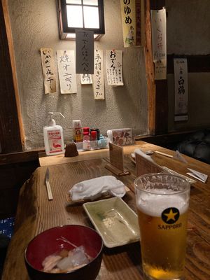 釧路といえば炉ばた焼きとのことで、炉ばた番小屋にて夕食
料理も店の雰囲気も...