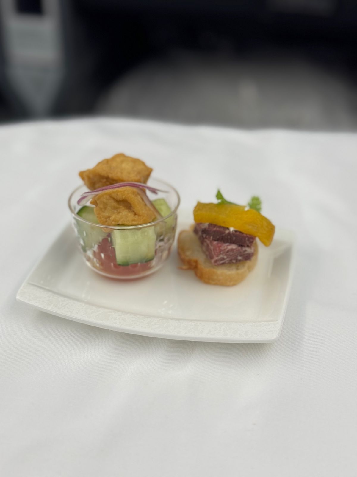 帰りの飛行機もホヌ

1枚目は大人の洋食。2枚目はキッズ用ミール

なるべ...