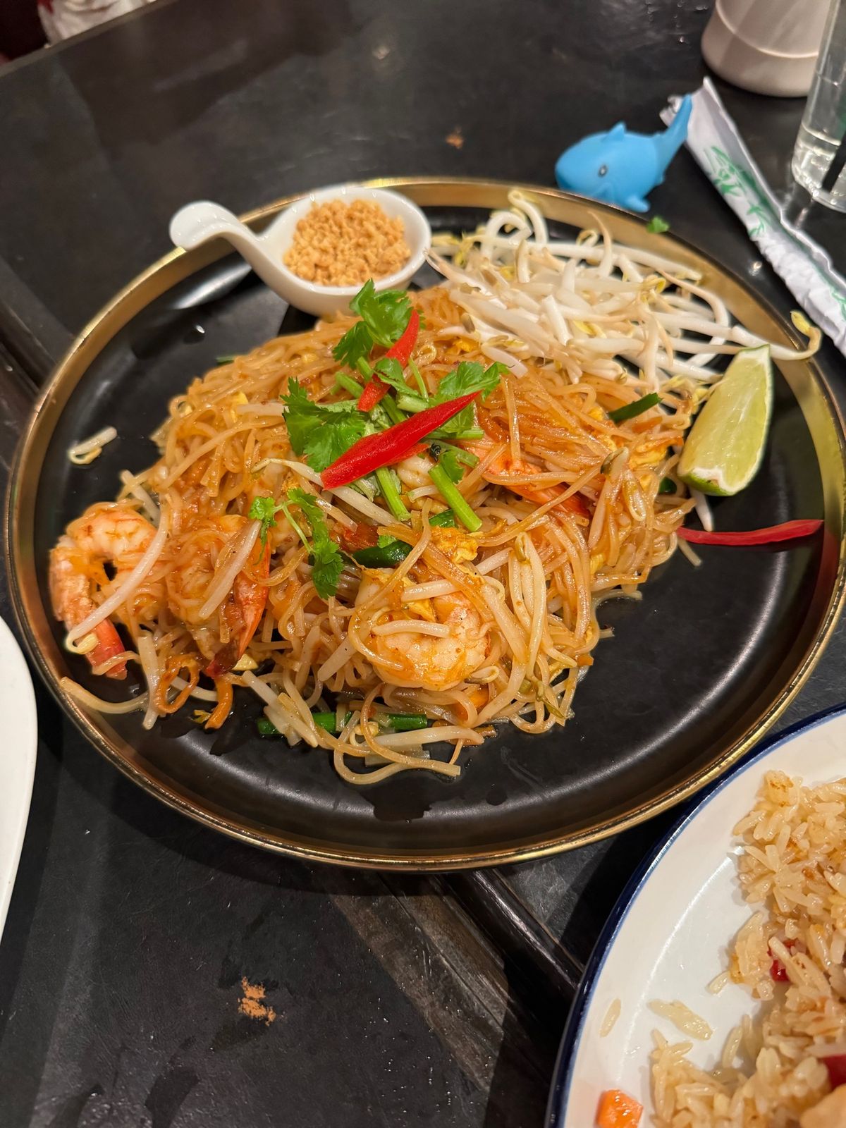 夕食はロイヤルハワイアンセンターの「ノイ タイ キュイジーヌ」

結構本格...