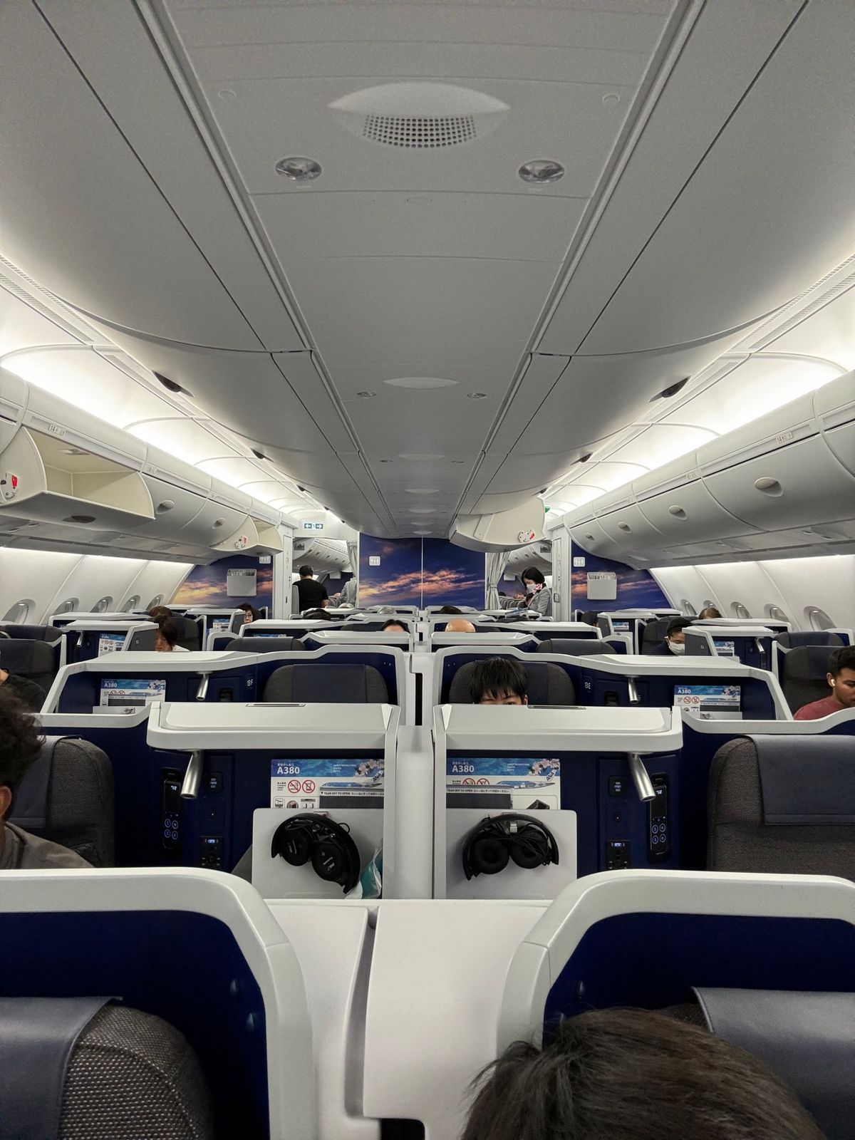 ホヌ搭乗！

渋滞でタクシーが遅れてラウンジでの夕食もギリギリで猛スピード...