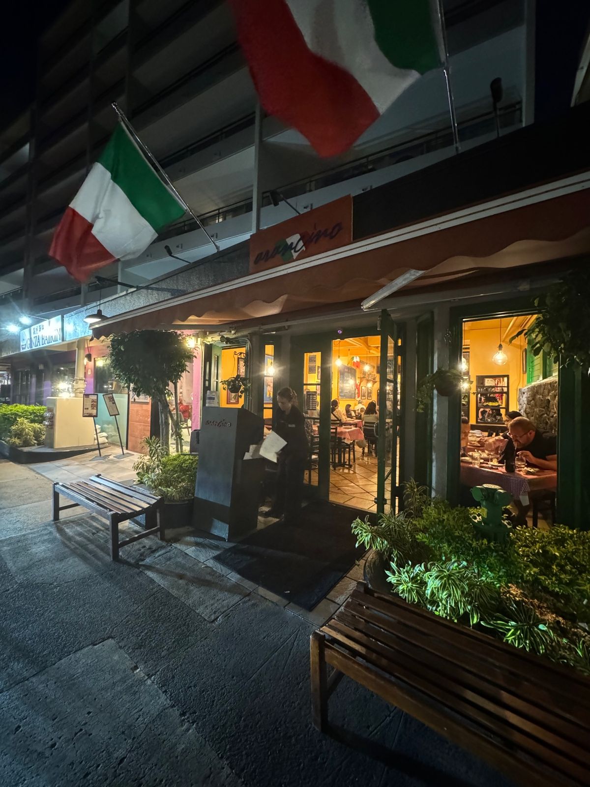 アランチーノビーチウォーク店へ

コロナの時に閉店してしまったけどつい最近...