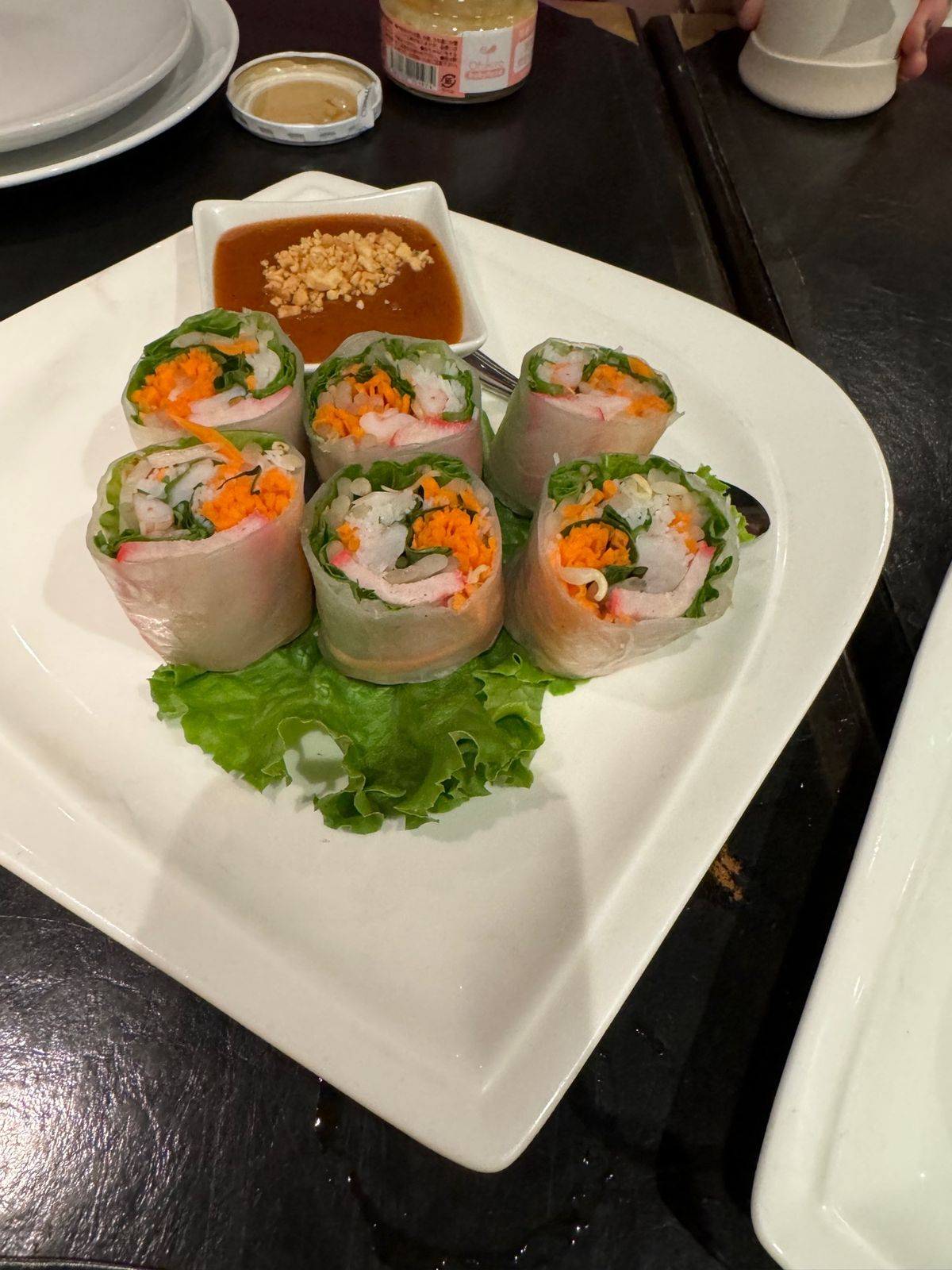 夕食はロイヤルハワイアンセンターの「ノイ タイ キュイジーヌ」

結構本格...