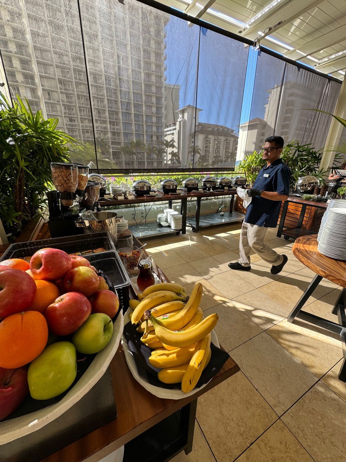 カライワイキキの朝食
トランプ時代とさほど変わらず。
和食は味噌汁、白米、...