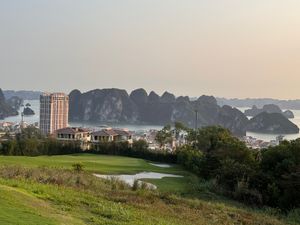 FLC halong G.C

Nice golf course