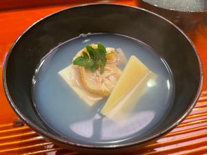 ランチは祇園にある「味ふくしま」と言うお店。大変美味しゅうございました。