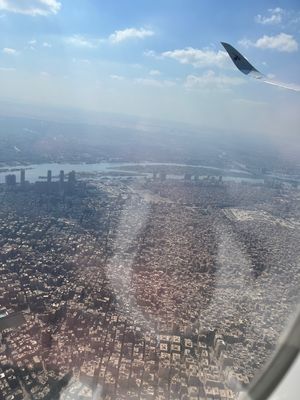 カイロ上空
人が〇〇のようだ笑