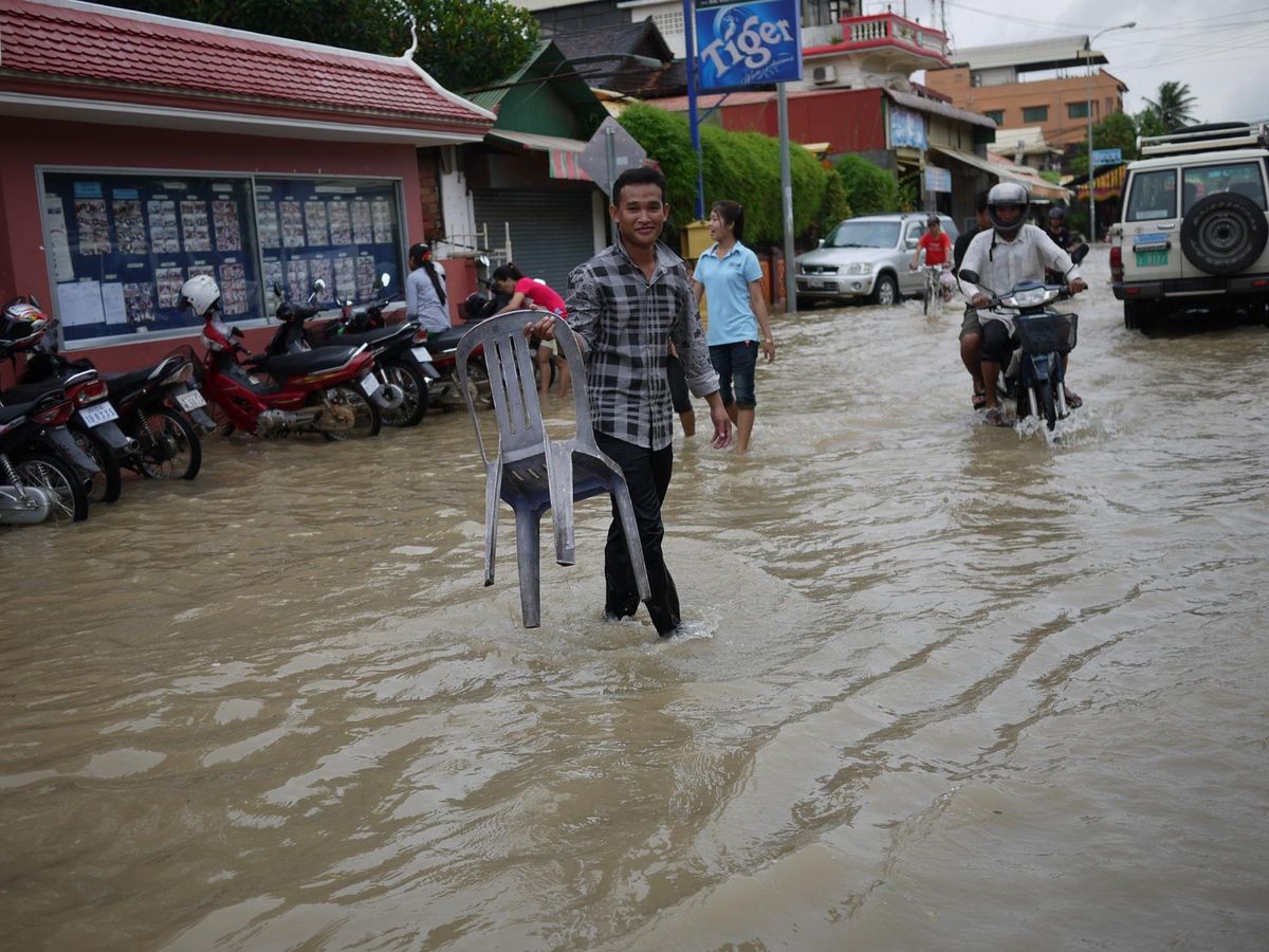 カンボジアに移動してシェムリアップへ。アンコールワットは以前に1人で来たけ...