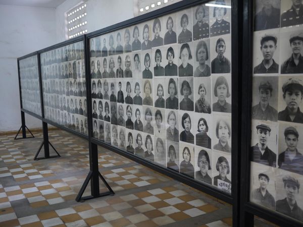 タイ・バンコク「タイ・カンボジアの旅」の写真：プノンペンへ移動。カンボジアのポルポト時...